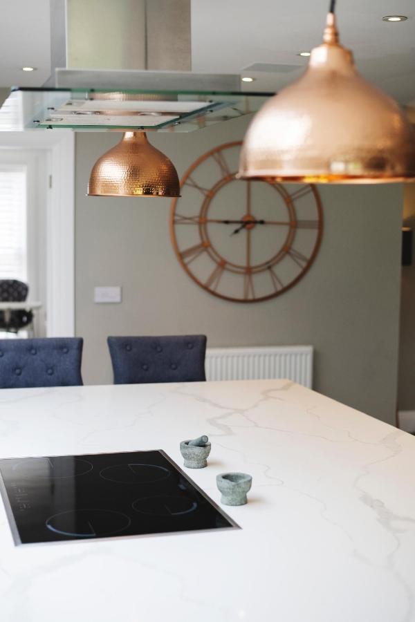 Large Country House - Hot Tub - Pool Table - Bbq - 5 Bedrooms - Log Burner Three Legged Cross 외부 사진