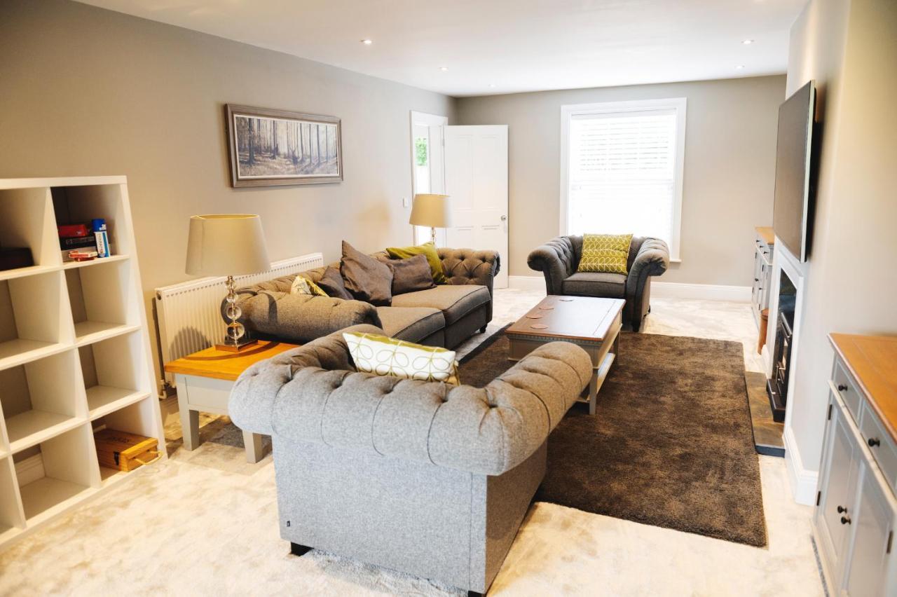 Large Country House - Hot Tub - Pool Table - Bbq - 5 Bedrooms - Log Burner Three Legged Cross 외부 사진