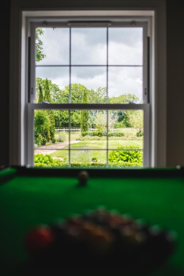 Large Country House - Hot Tub - Pool Table - Bbq - 5 Bedrooms - Log Burner Three Legged Cross 외부 사진
