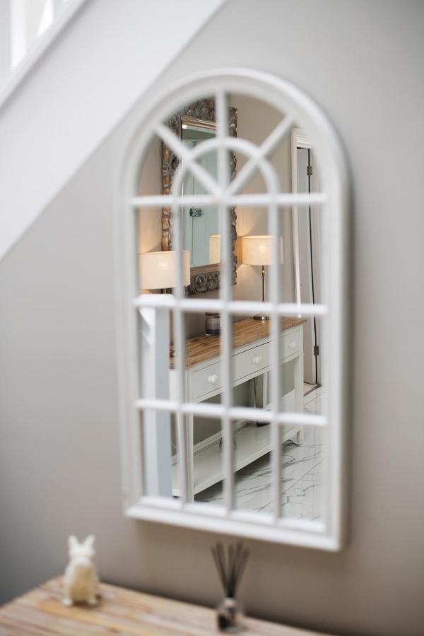 Large Country House - Hot Tub - Pool Table - Bbq - 5 Bedrooms - Log Burner Three Legged Cross 외부 사진