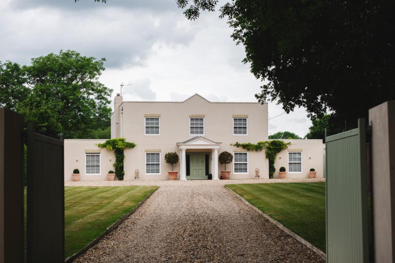 Large Country House - Hot Tub - Pool Table - Bbq - 5 Bedrooms - Log Burner Three Legged Cross 외부 사진