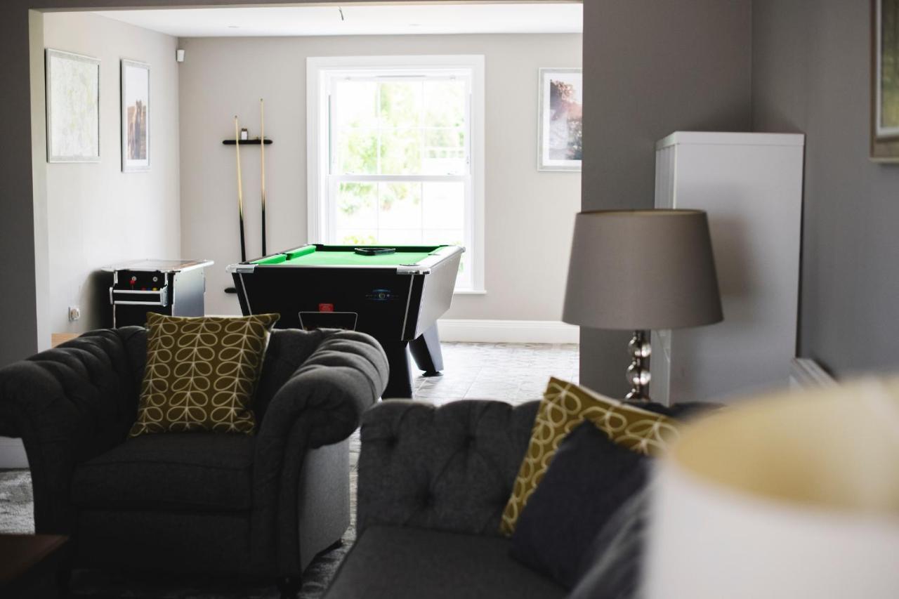 Large Country House - Hot Tub - Pool Table - Bbq - 5 Bedrooms - Log Burner Three Legged Cross 외부 사진