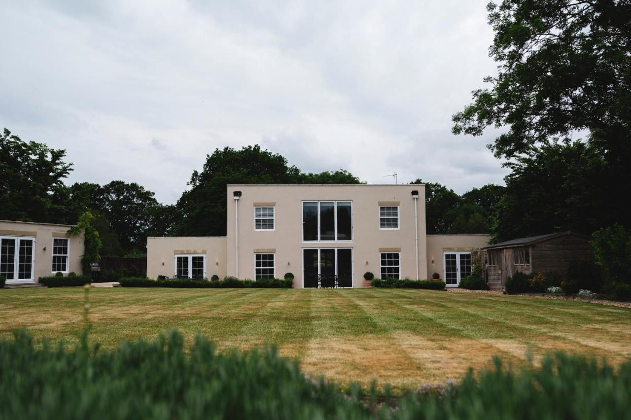 Large Country House - Hot Tub - Pool Table - Bbq - 5 Bedrooms - Log Burner Three Legged Cross 외부 사진