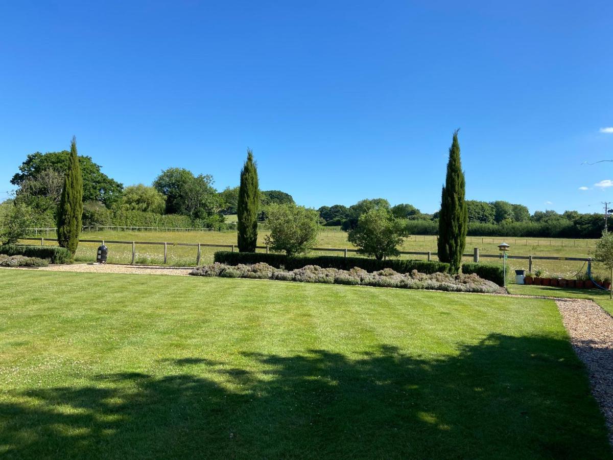 Large Country House - Hot Tub - Pool Table - Bbq - 5 Bedrooms - Log Burner Three Legged Cross 외부 사진